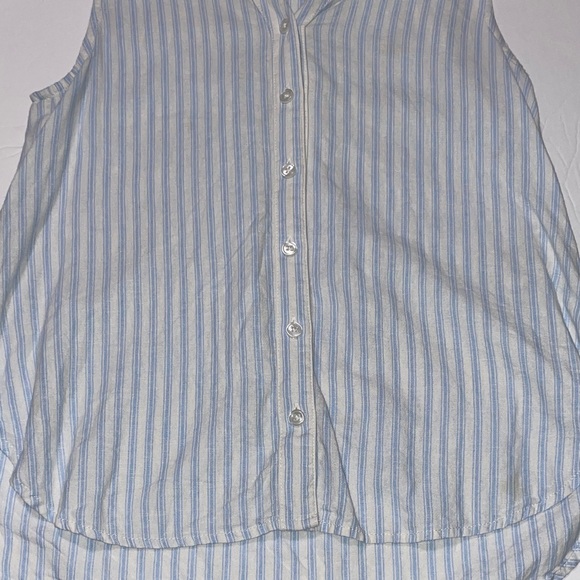 Morgan Taylor Sleeveless Stripe Button Front Top in Light Blue & White - Picture 3 of 8